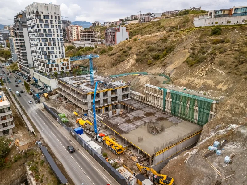 მშენებარე ბინები თბილისში: დოკუმენტები და რისკები